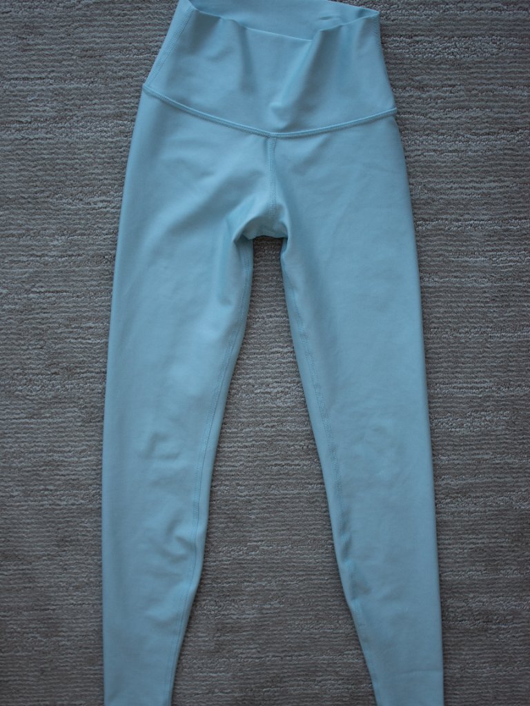 Alo Airlift Leggings (Chalk Blue)